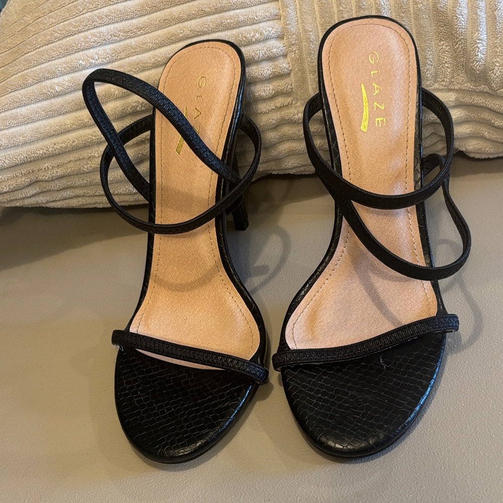 Glaze Elegant Black Strappy Heels